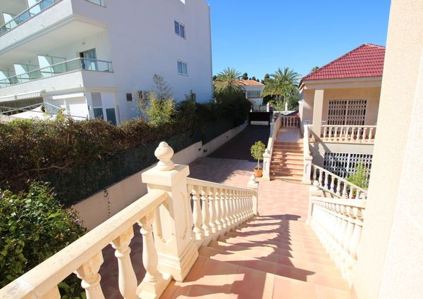 2 Bedrooms Villa in Albir