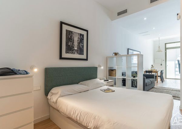 Lovely Barceloneta Beach Apartment with a Communal Terrace