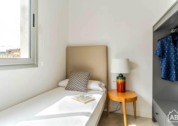 Gorgeous Three-Bedroom Apartment with Balcony in Poblenou District