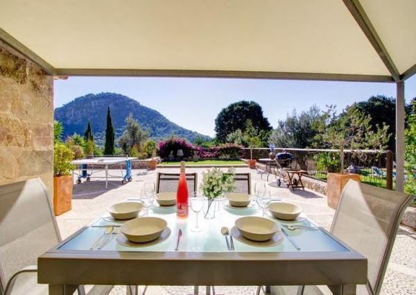 Beautiful finca with 4 bedrooms in Pollenca for rent