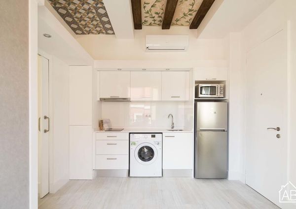Beachside apartment for 2 with balcony and WiFi