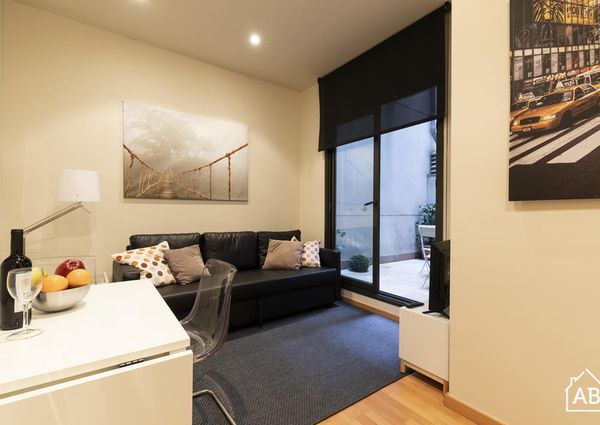 Cosy and Homely Two Bedroom Apartment with Private Terrace Close to Gaudi's Park Guell