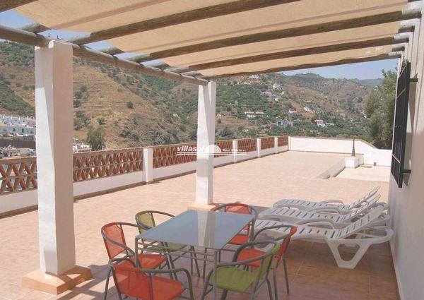 detached villa for a winter rental private pool sea views