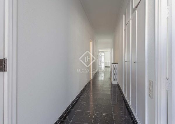 Fantastic newly renovated apartment for rent in Gran Vía Marqués del Turia, Valencia