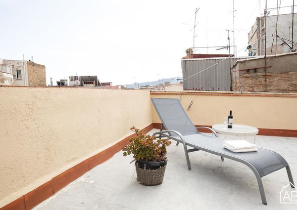 Delightful Two Bedroom Apartment Between Eixample And El Raval Neighbourhood
