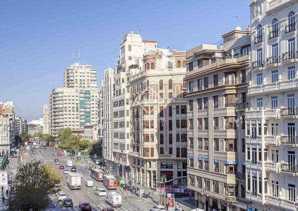 3-bedroom apartment for rent in Sant Francesc, Valencia