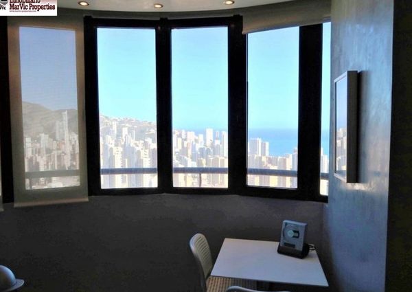 For rent luxury apartment in Benidorm area Avenida Europa 500 meters from the beach