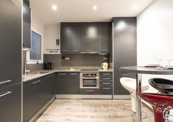 Modern One-Bedroom Apartment in City Centre