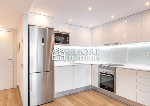 Sea front Apartment with swimming pool Barcelona Diagonal Mar 2 bed 2 baths
