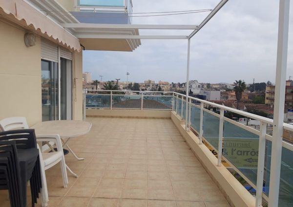 Se alquila estupendo ático duplex en Dénia