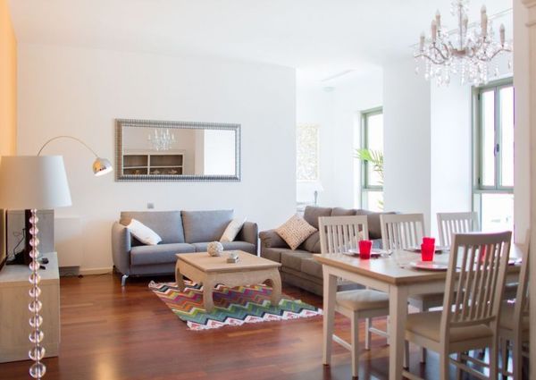 Luxury apartment with gym, sauna and pool right next to Portal del Angel