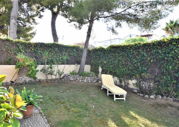 Ground floor flat in Sitges Vinyet with private garden