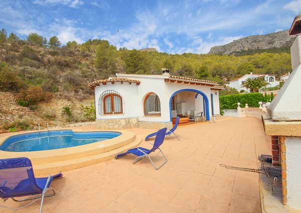 Se alquila para todo el año un estupendo chalet en Calpe