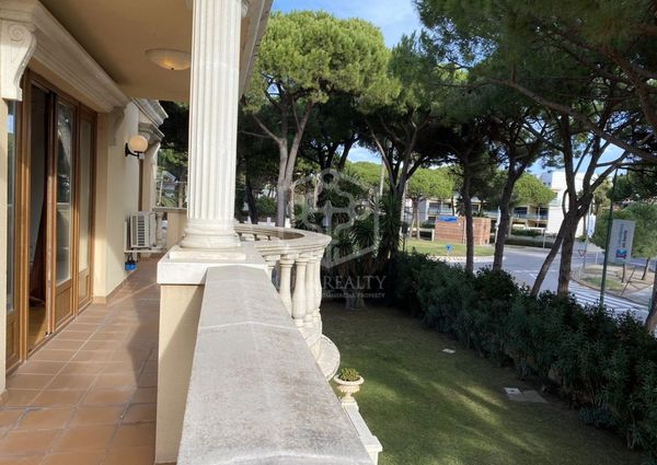 Family house a few steps from the sea in La Pineda Area, Castelldefels