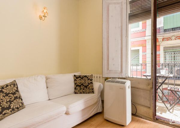 Charming Apartment with a Balcony, just steps away from Passeig Marítim