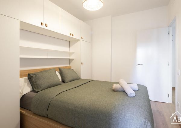 Cosy Two Bedroom Apartment in Barceloneta with a Balcony