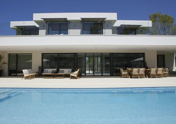 Modern 6 bedroom villa for rent in Nova Santa Ponsa