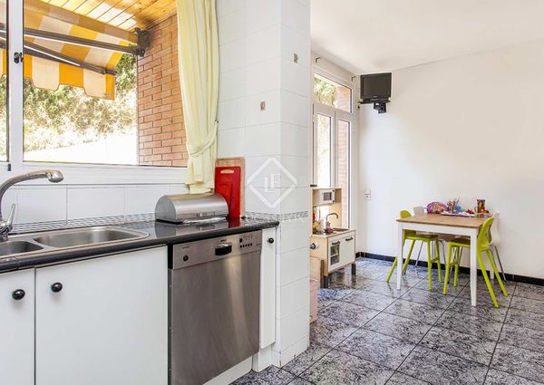 Excellent 5 Bedroom house / villa with 500m² garden for rent in Sant Just, Barcelona