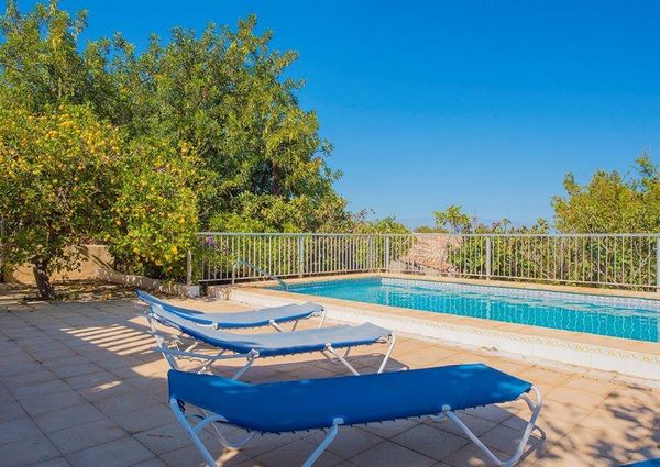 Se alquila para todo el año chalet independiente en Calpe