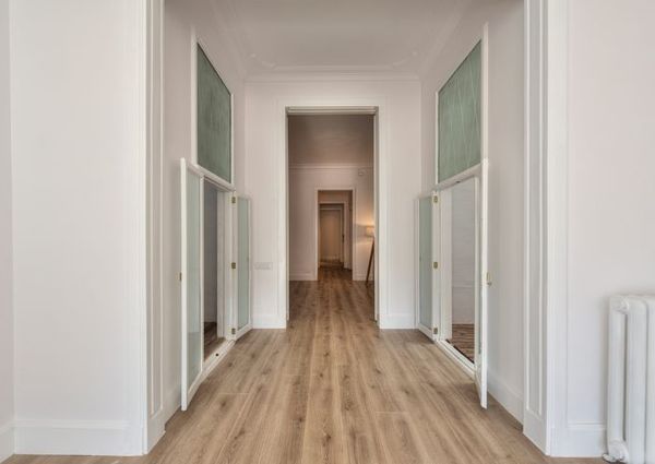 Luxury renovated apartment in Eixample