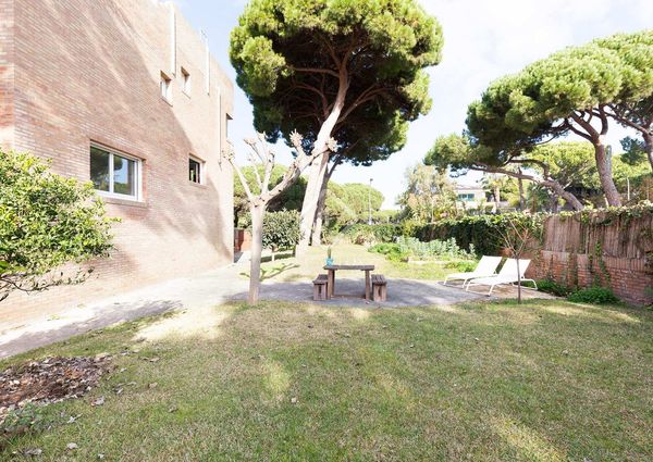 4-bedroom house with a 500 m² garden for rent in La Pineda