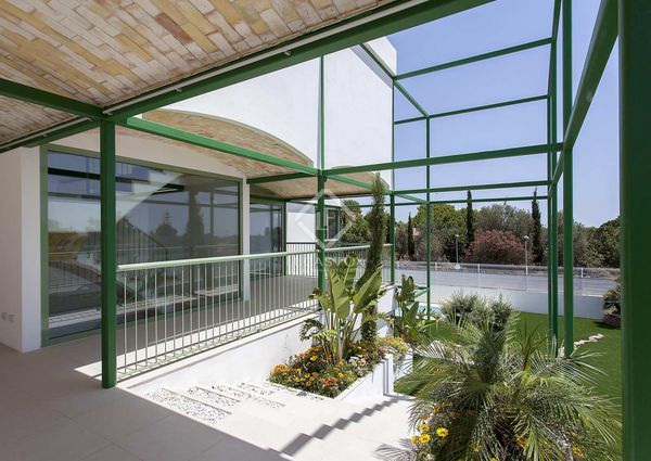Exclusive brand new villa with a swimming pool for rent in Nueva Santa Bárbara, Valencia