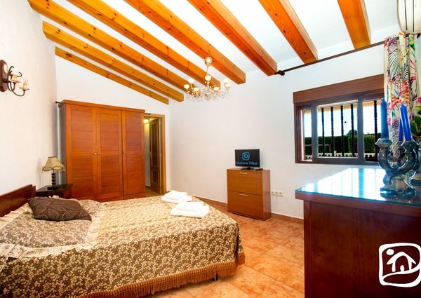 Rent villa CANELA