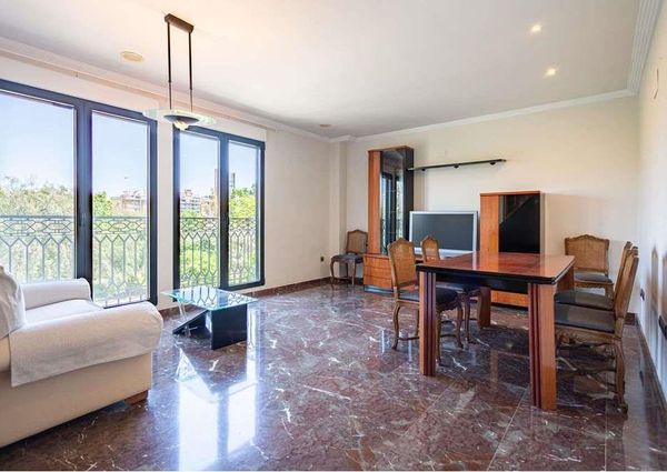 SE ALQUILA VIVIENDA CON VISTAS AL JARDÍN MÁS EXTENSO DE ESPAÑA