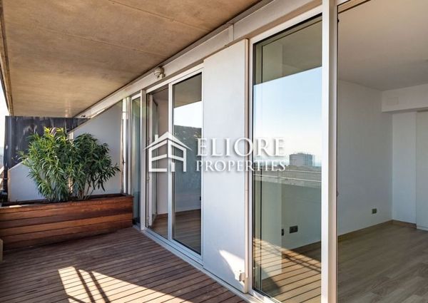 Sea front Apartment with swimming pool Barcelona Diagonal Mar 2 bed 2 baths