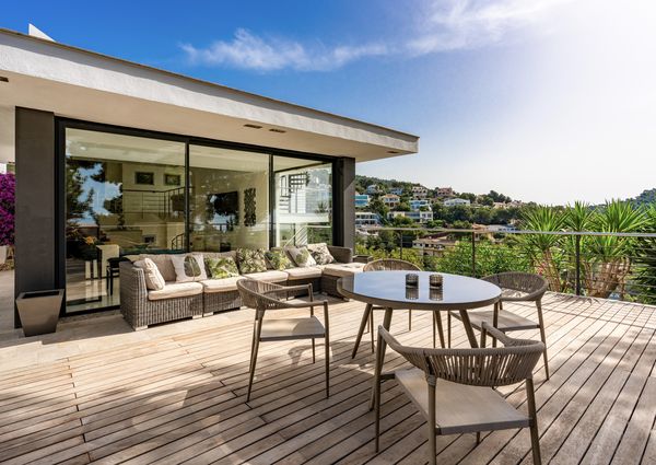 Stunning Villa for rent with five bedrooms in Costa d'en Blanes, Mallorca