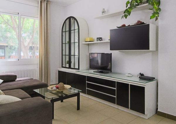 Newly renovated and furnished 2 minutes from Sagrada Familia.