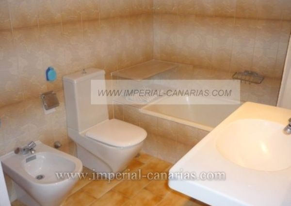 Soleado estudio en edificio con piscina climatizado y jardines tropicales