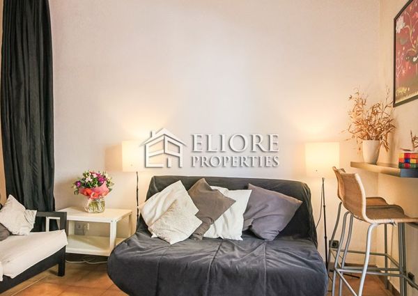 Bright, furnished and fully equipped in the best area of Poblenou