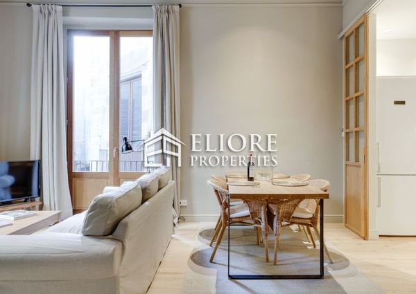 2 bed 1 bath Design Apartment in El Born in Barcelona