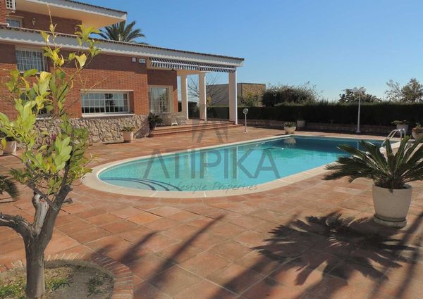 Magnificent Mediterranean style house with garden and swimming pool in Alella