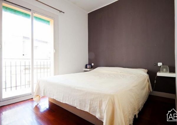 1 bedroom apartment right beside Barceloneta beach