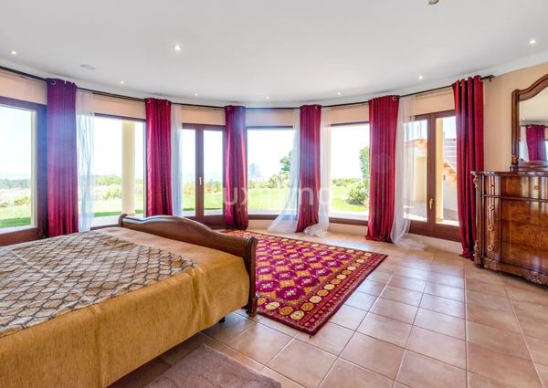 For long term rent exclusive villa in Calpe with outstanding views