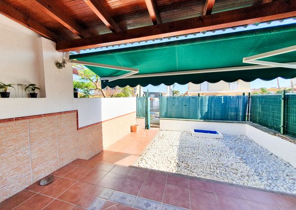 SPACIOUS BUNGALOW WITH TERRACE AND COMMUNITY SWIMMING POOL