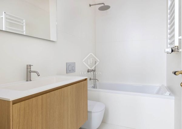 Exclusive apartment to rent in Casa Burés, close to Passeig de Gràcia