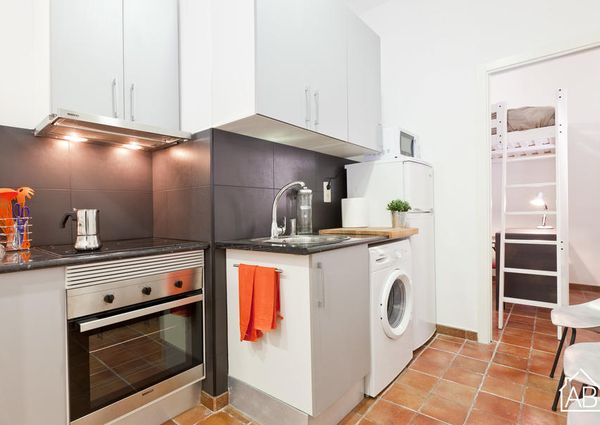 Cozy Barceloneta apartment, just steps from the beach