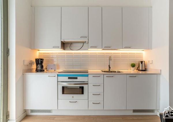 Lovely Barceloneta Beach Apartment with a Communal Terrace