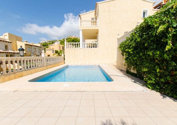 Rent villa with pool in Altea Hills