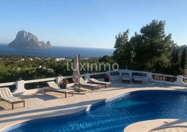 Villa with sea views and the island of Es Vedra