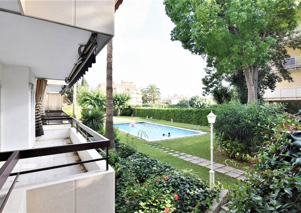 Ground floor flat in Sitges Vinyet with private garden