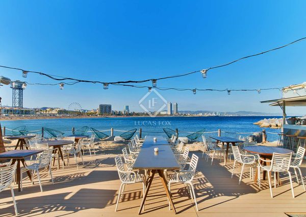Fabulous 1-bedroom apartment with sea views and parking space for rent in Barceloneta, Barcelona