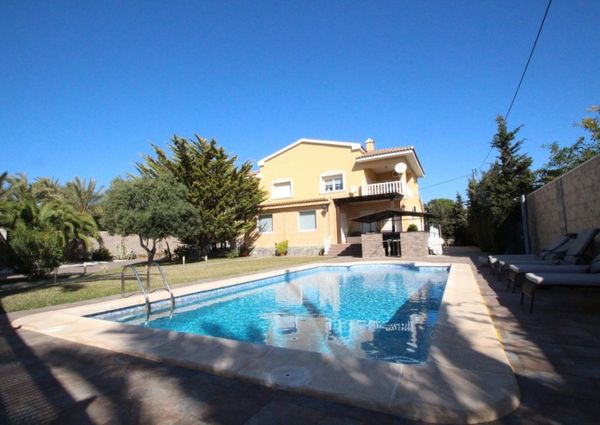 Luxury villa in Cabo Roig
