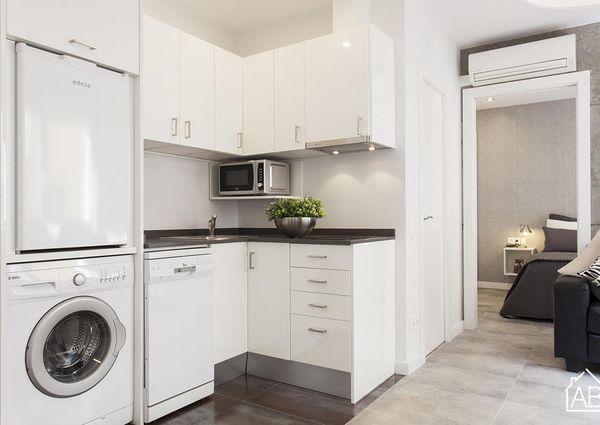 Bright, two-bedroom apartment in Barceloneta, by the beach