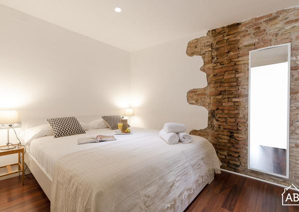 Cosy and Contemporary One-Bedroom Apartment with Private Terrace in El Raval Neighbourhood