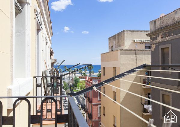 Cosy Barceloneta Beach Apartment with a Communal Terrace