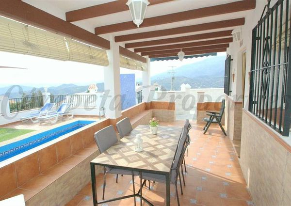 Country Property in Cómpeta, Inland Andalucia in the mountains
